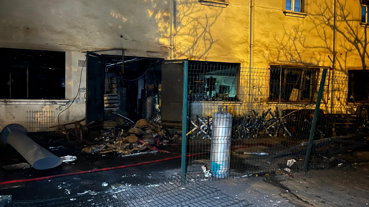 Metal fabrikasında patlama: İşçiler yaralandı