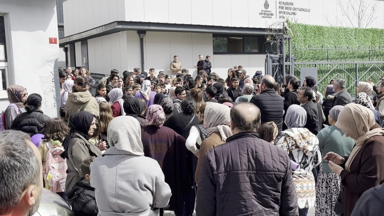 Ortaokulda tavuk döner kâbusu! Çok sayıda öğrenci hastaneye kaldırıldı