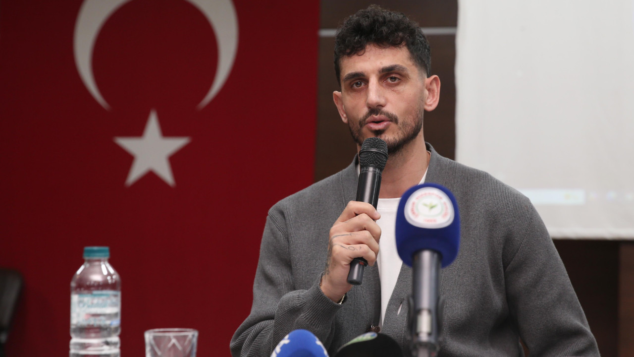 Samet Akaydin kendini savundu: 'Messi ve Ronaldo da mı amatör?'