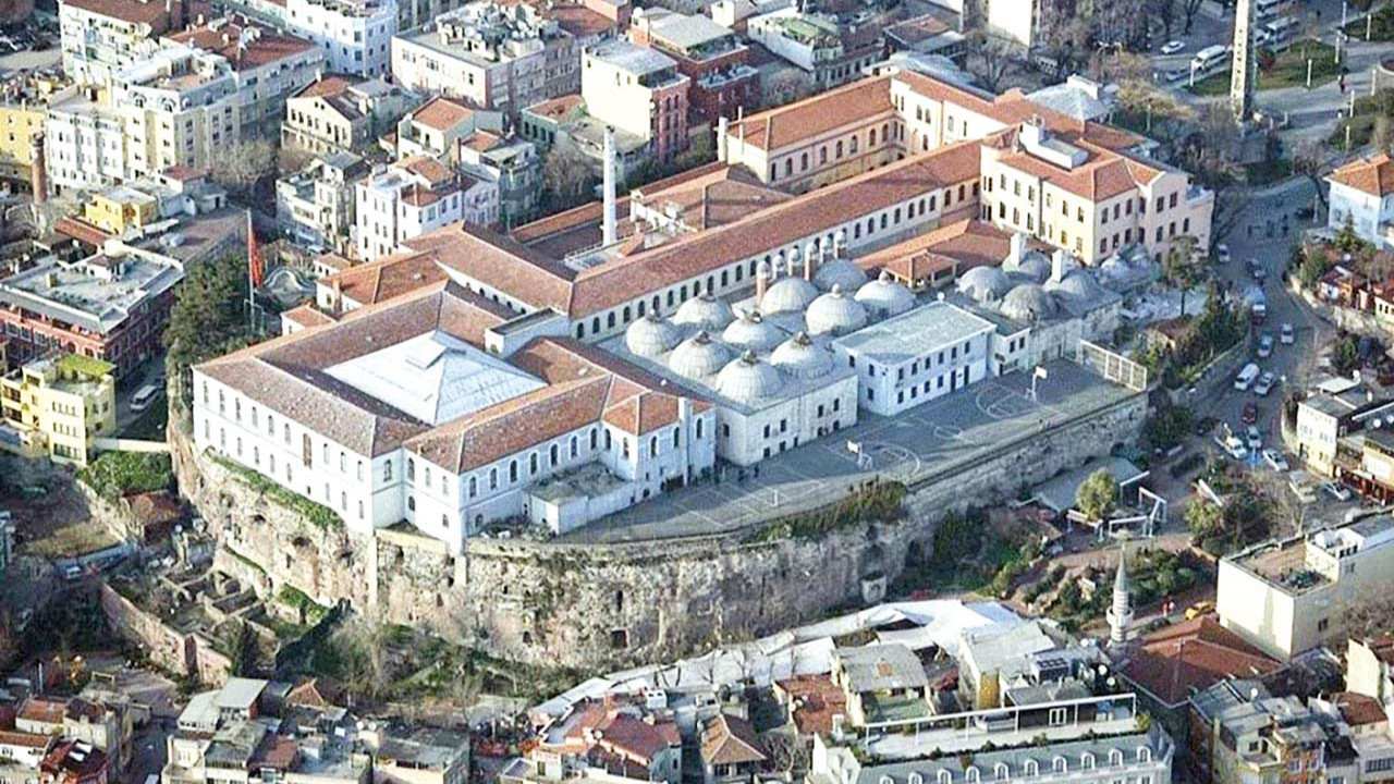 Tarihi meslek lisesini üniversite devralacak