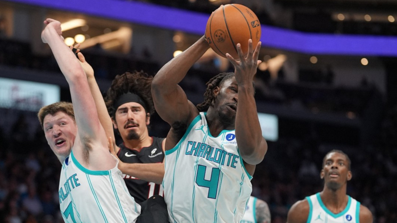 Charlotte, Miami’yi uzatmada yıktı! Play-off'a bir adımı kaldı