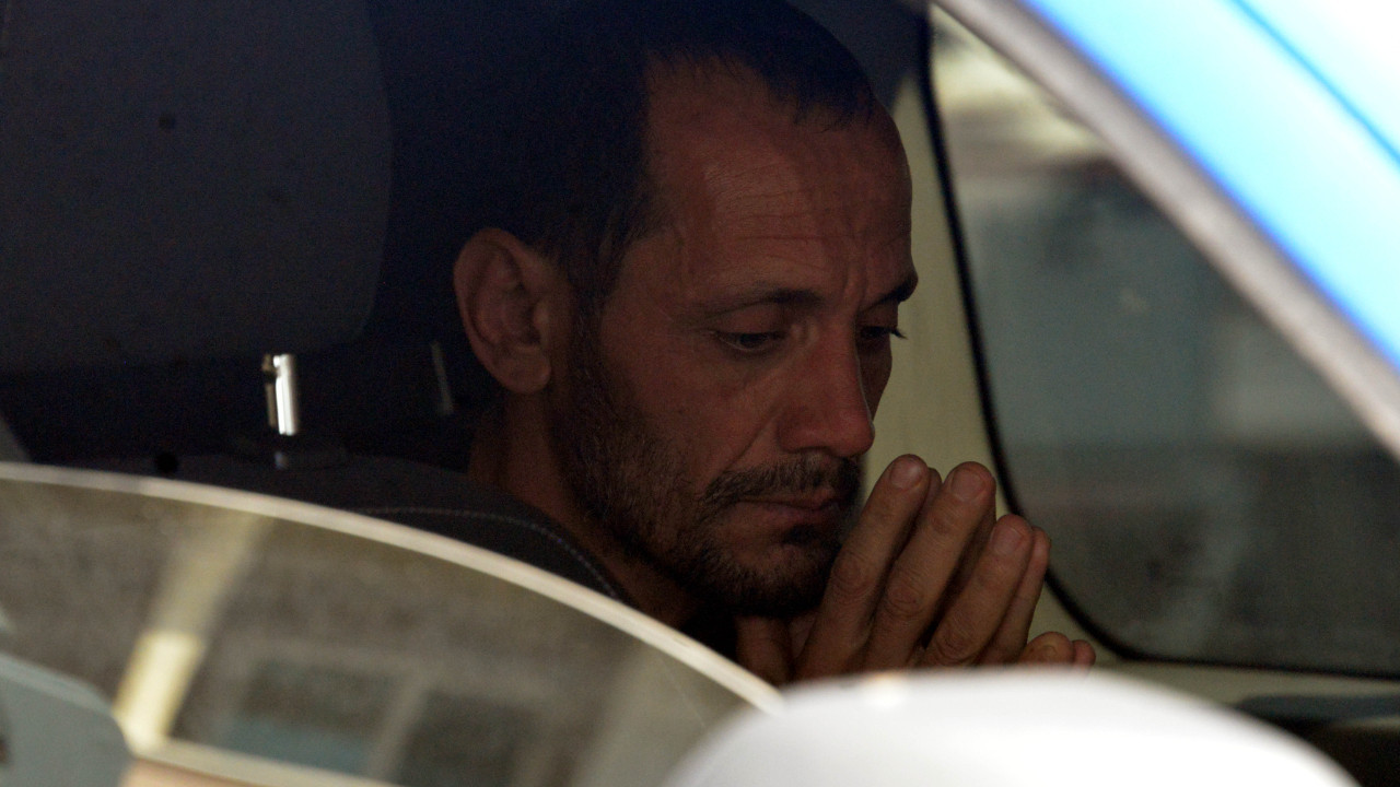 Eşini başından vurarak öldürdü: Karakola gidip teslim oldu