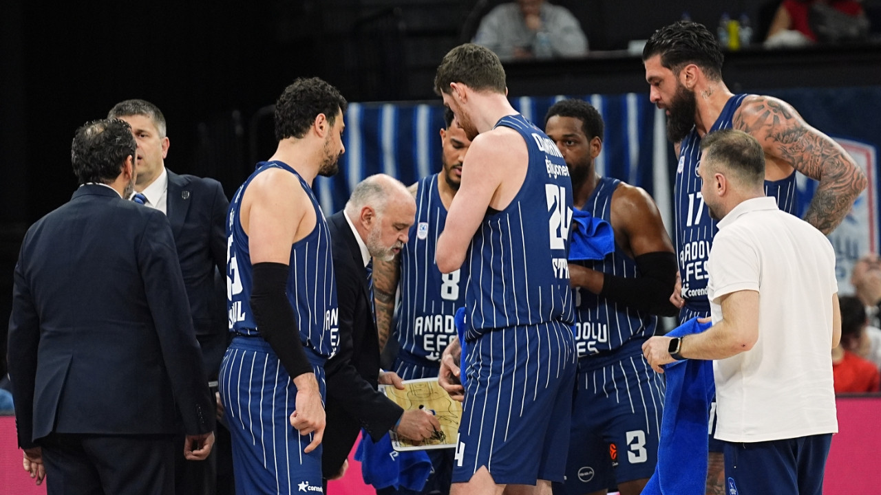 EuroLeague, maaş limini aşan Anadolu Efes'e ceza verdi