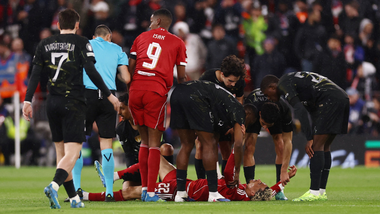 Hugo Ekitike’den hem Liverpool'a hem Fransa'ya kötü haber! Aşil tendonu şüphesi