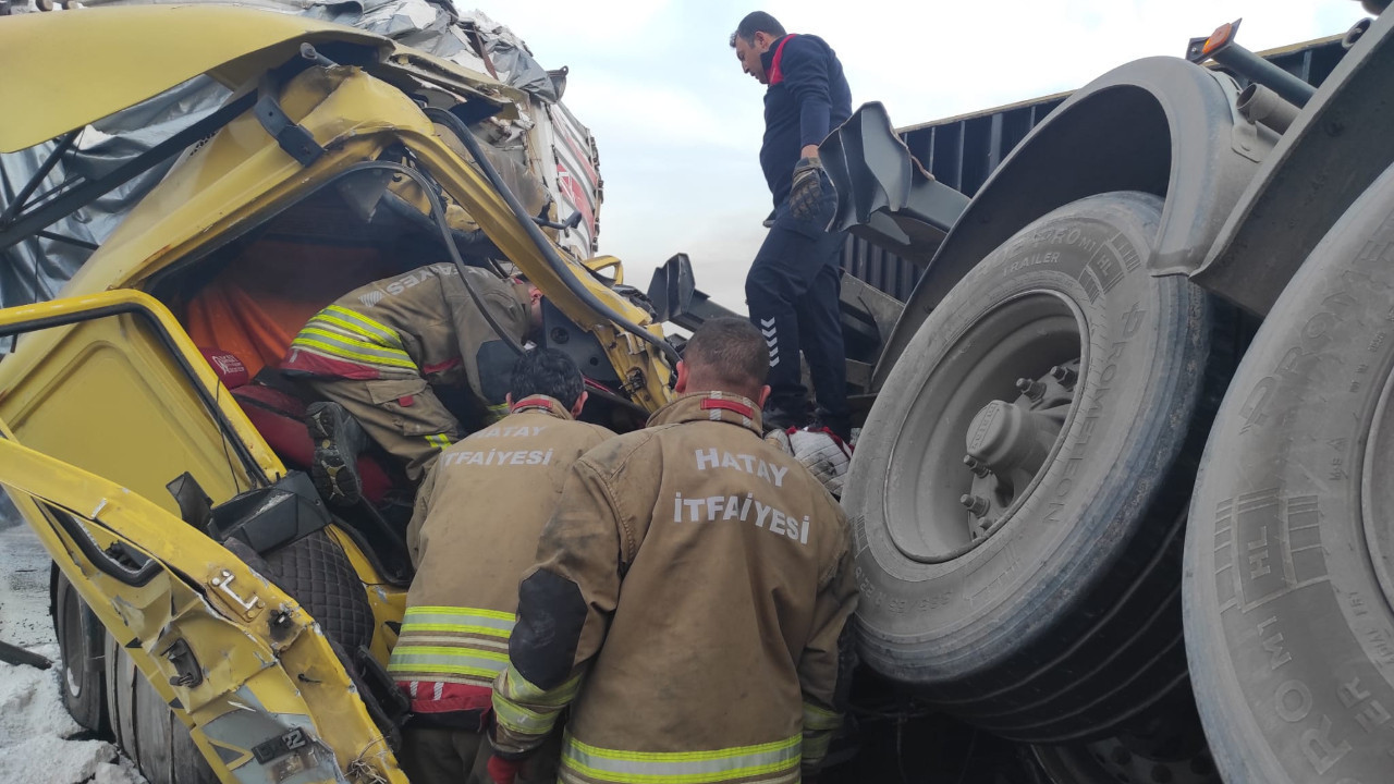 İki TIR çarpıştı: Yaralılar var