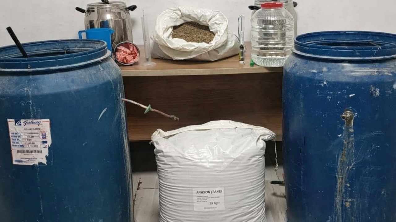 Kaçak alkol baskınında 1 gözaltı