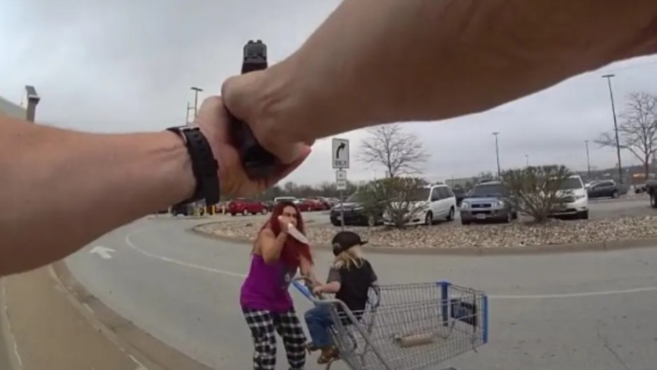 AVM'de panik: Çocuğu bıçakla kaçırıp rehin aldı