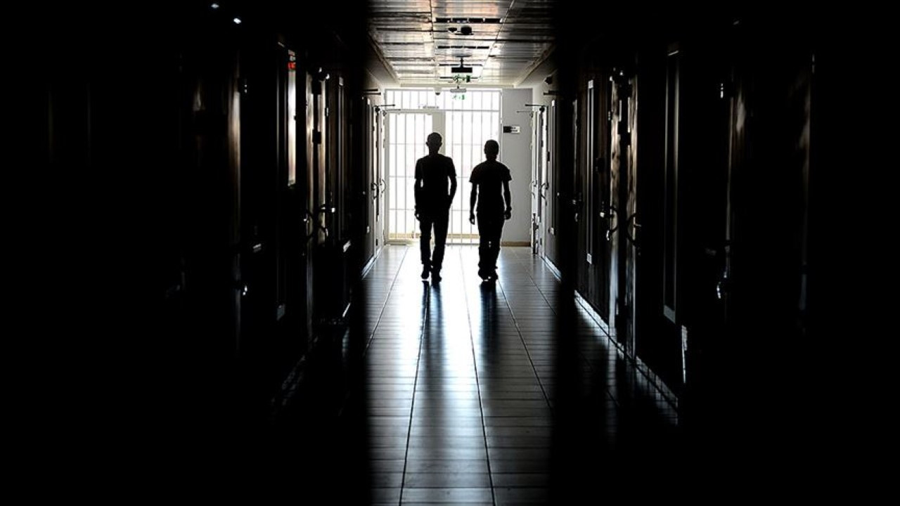 Gözaltı merkezlerinde doluluk arttı, çocuklar serbest bırakıldı