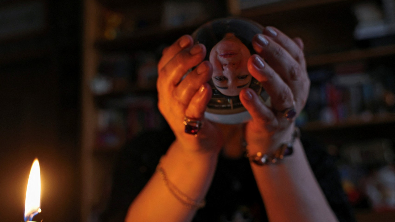 Ülkede büyücülük furyası: Muska satışları patladı