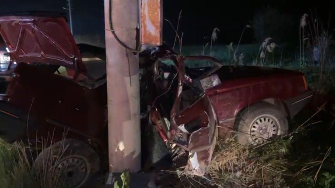 Direğe çarpan otomobilin sürücüsü öldü