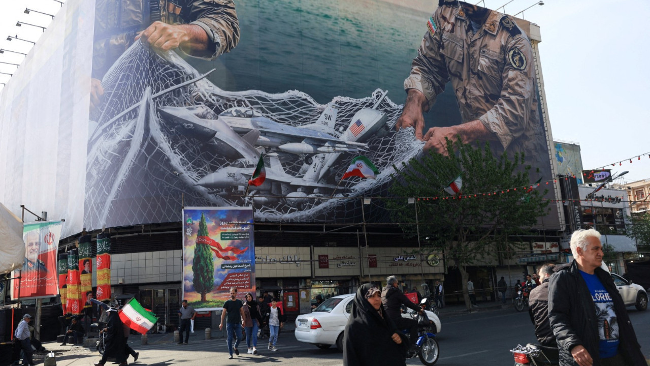 İran hava sahasının bir bölümünü uçuşa açtı