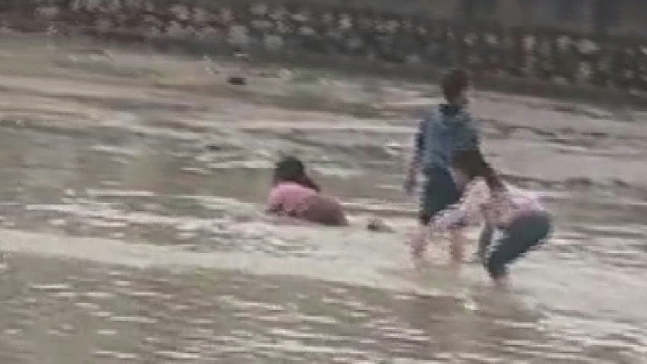 Afetin ortasında tehlikeli oyun