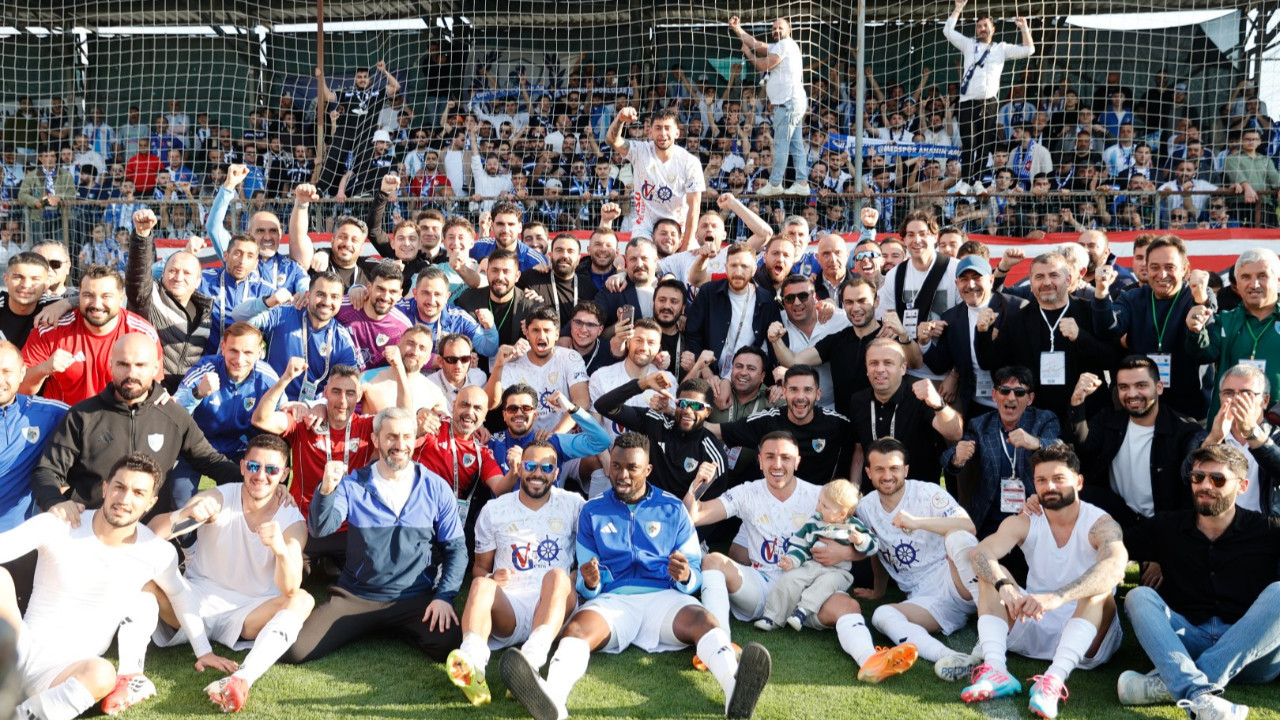 Erzurumspor FK, şampiyonluk kutlamalarını erteledi