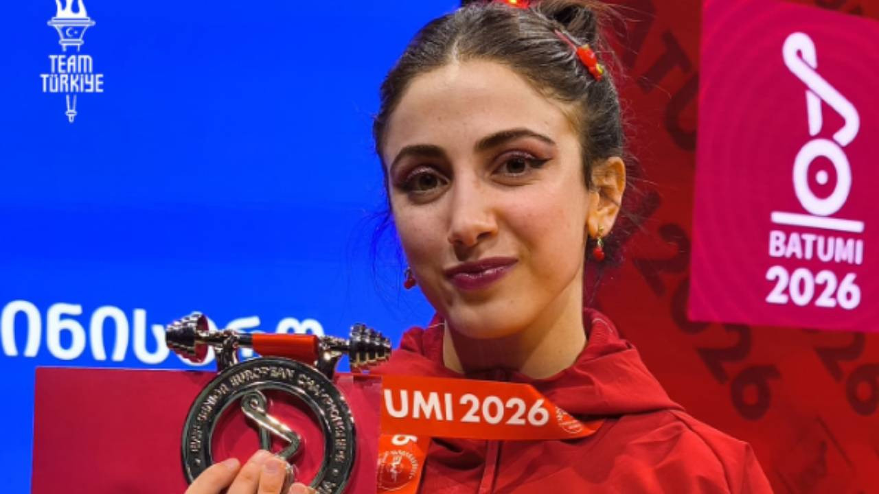 Gamze Altun'dan Avrupa Halter Şampiyonası’nda gümüş madalya