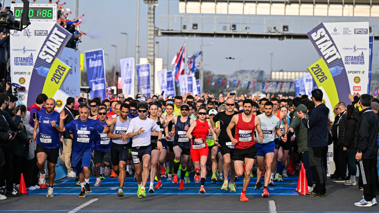 Türkiye İş Bankası 21. İstanbul Yarı Maratonu'nda salise farkıyla şampiyonluk!