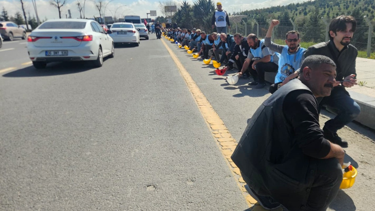 Madenciler polis aracıyla bakanlığa götürülecek