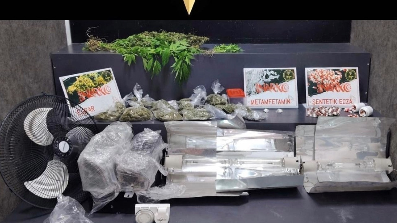 Seraya çevirdiği evde kenevir yetiştirdi