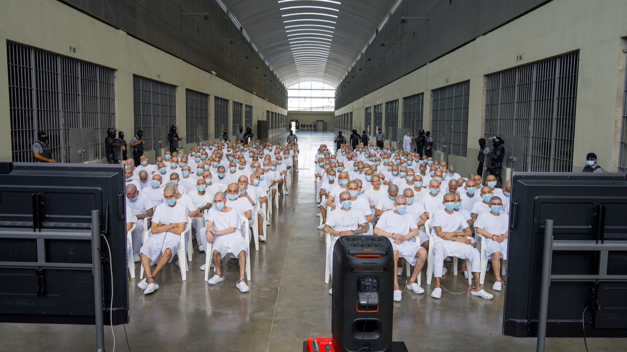 Çete üyeleri açık duruşmaya böyle katıldı