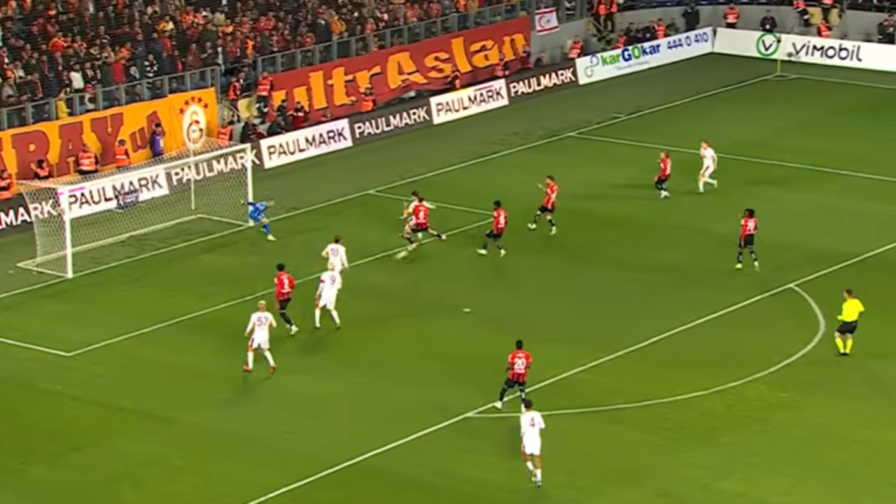 Sane’nin iptal edilen golünün VAR kaydı: Coğrafi olarak ofsaytta Yunus!