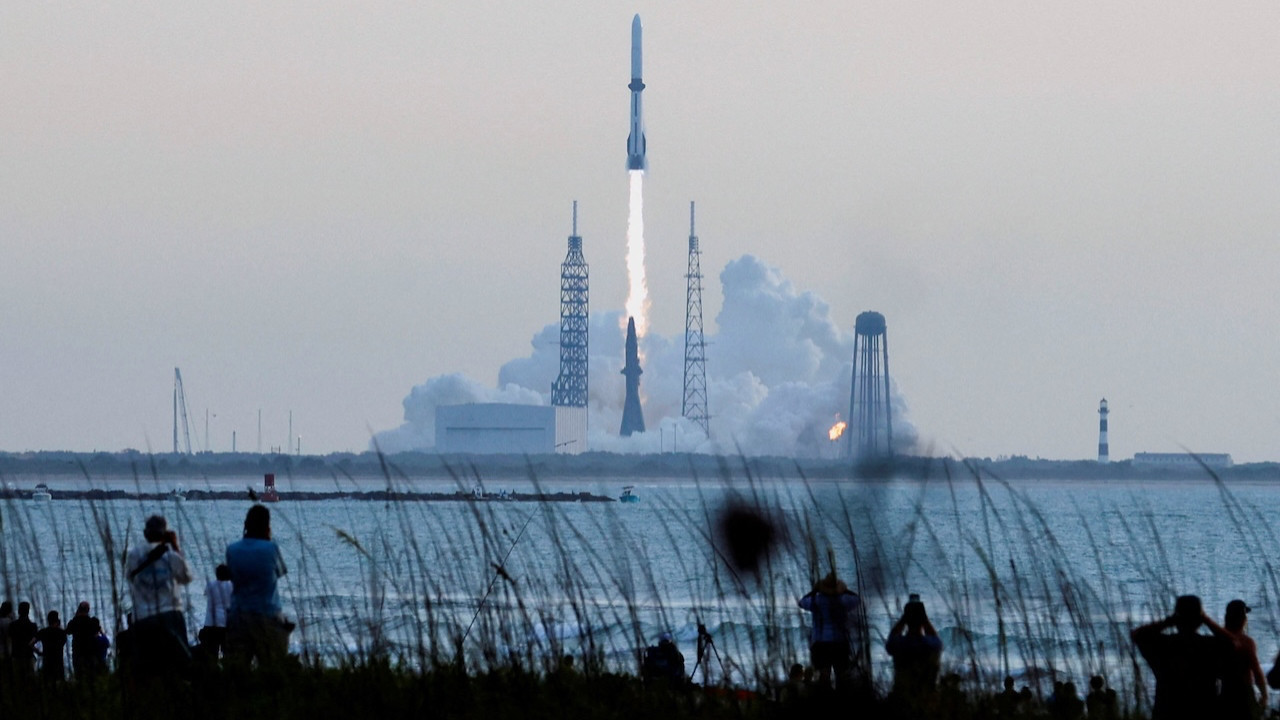 Uzayda skandal: Blue Origin uyduyu yanlış yörüngeye yerleştirmiş