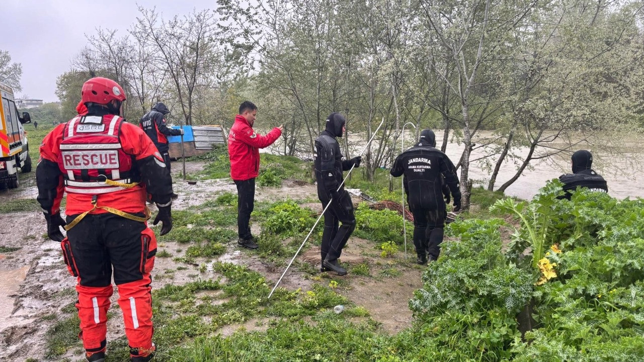 6 yaşındaki çocuk nehirde kayboldu: Sabah yeniden arama başlatıldı
