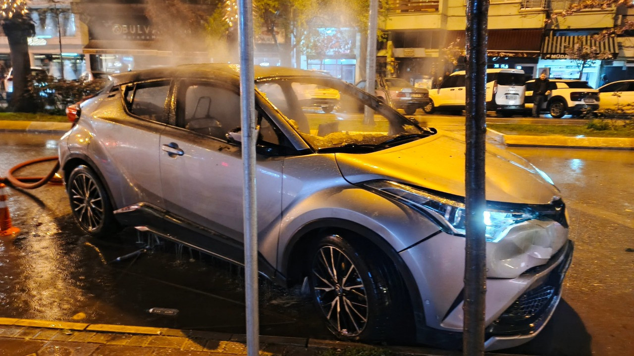 Babasıyla tartıştı, park halindeki aracı yaktı