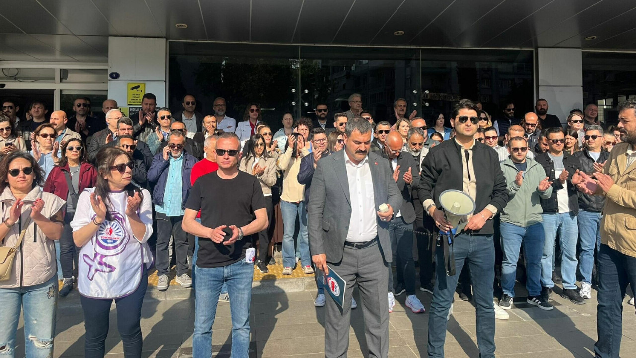 Karşıyaka Belediyesi'nde memurlar iş bıraktı