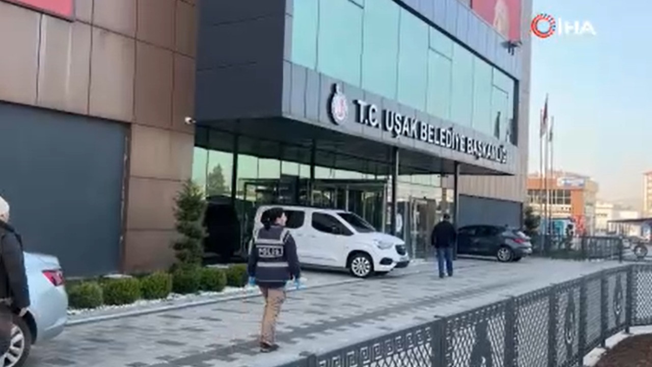 Uşak Belediyesi soruşturmasında gözaltına alınanlar adliyede