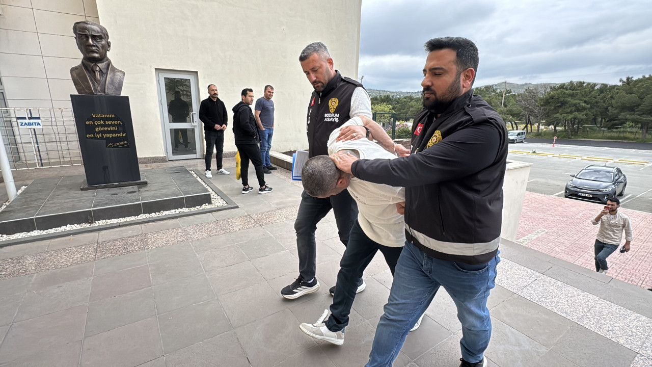 Eski kız arkadaşını bıçakladı