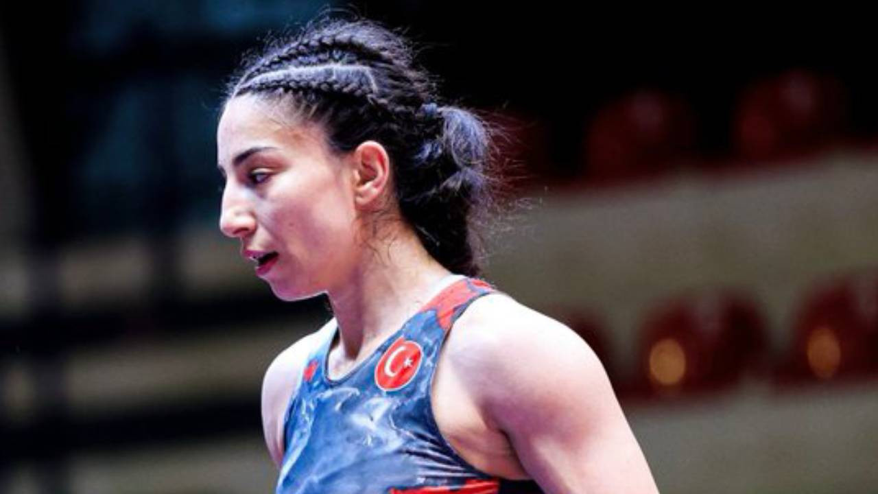 Evin Demirhan Yavuz finalde kaybetti, gümüşte kaldı