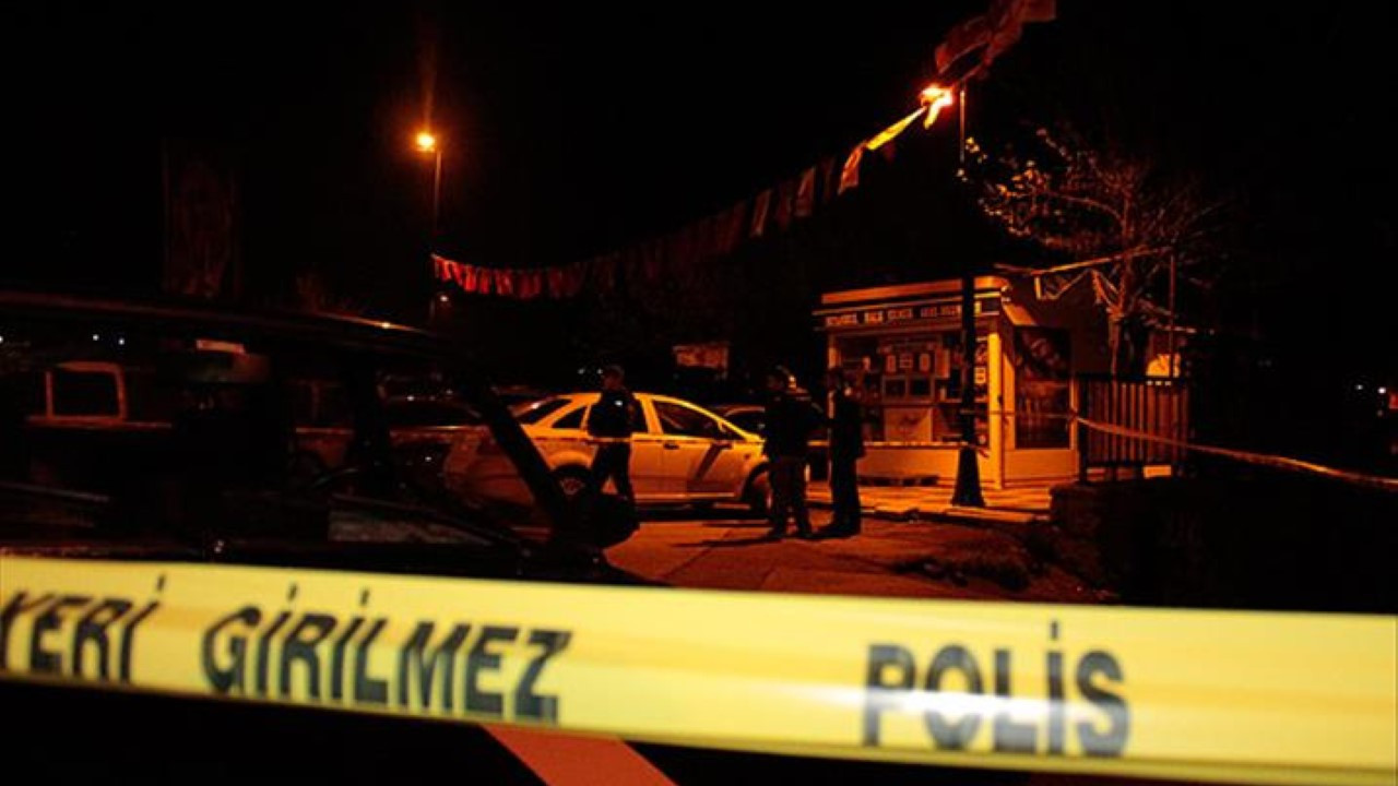 İki çocuk annesi eşini katletti