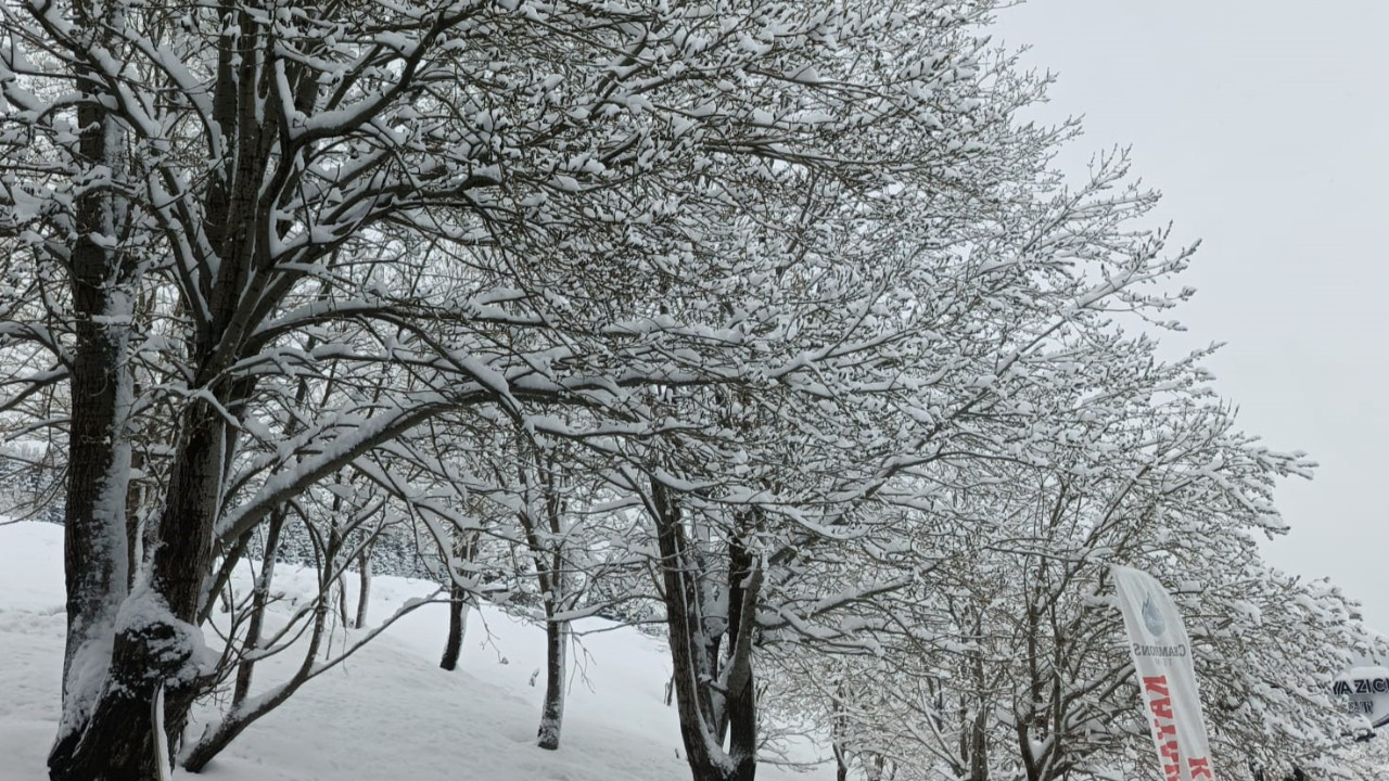 Nisan sonunda kış geri döndü: Kar kalınlığı 1 metreyi buldu