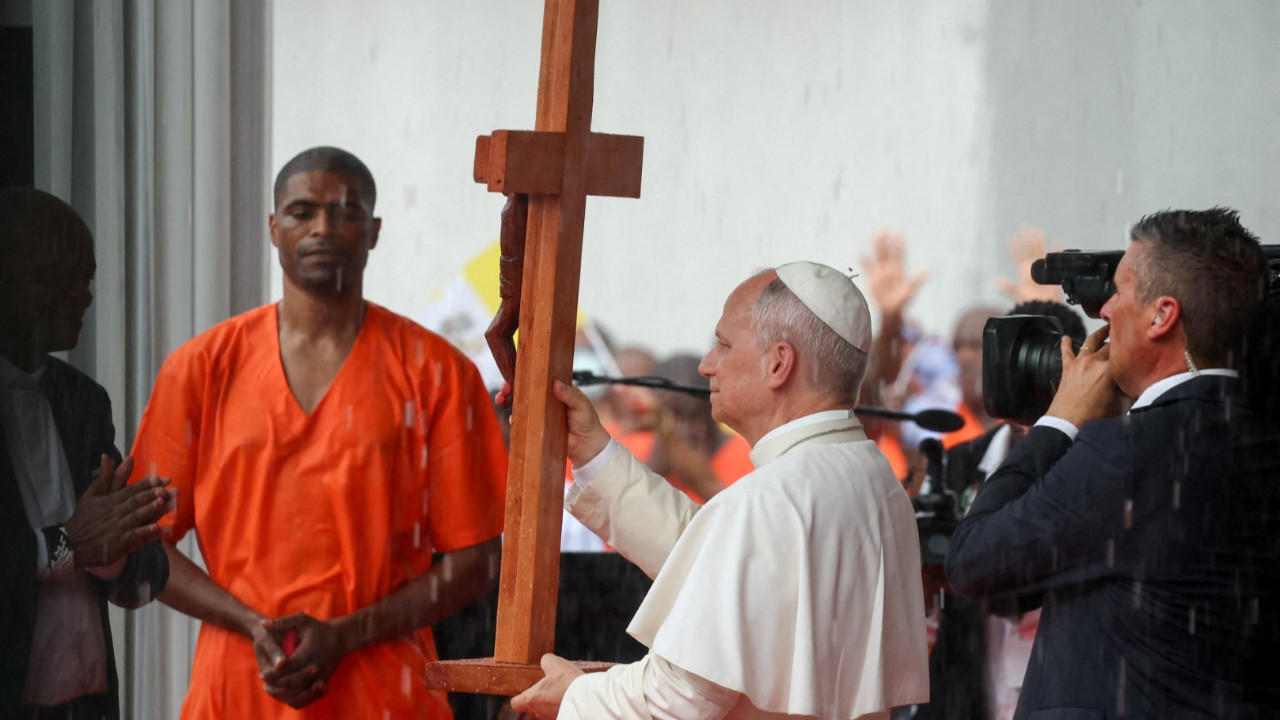 Papa Leo'nun hapishane ziyaretinde dikkat çeken anlar