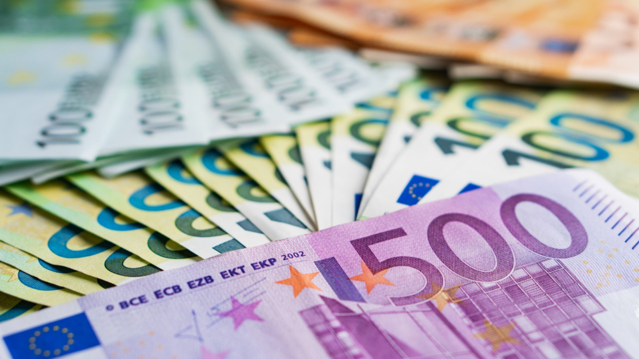 Almanya’da çalışanlara bonus, akaryakıta geçici indirim