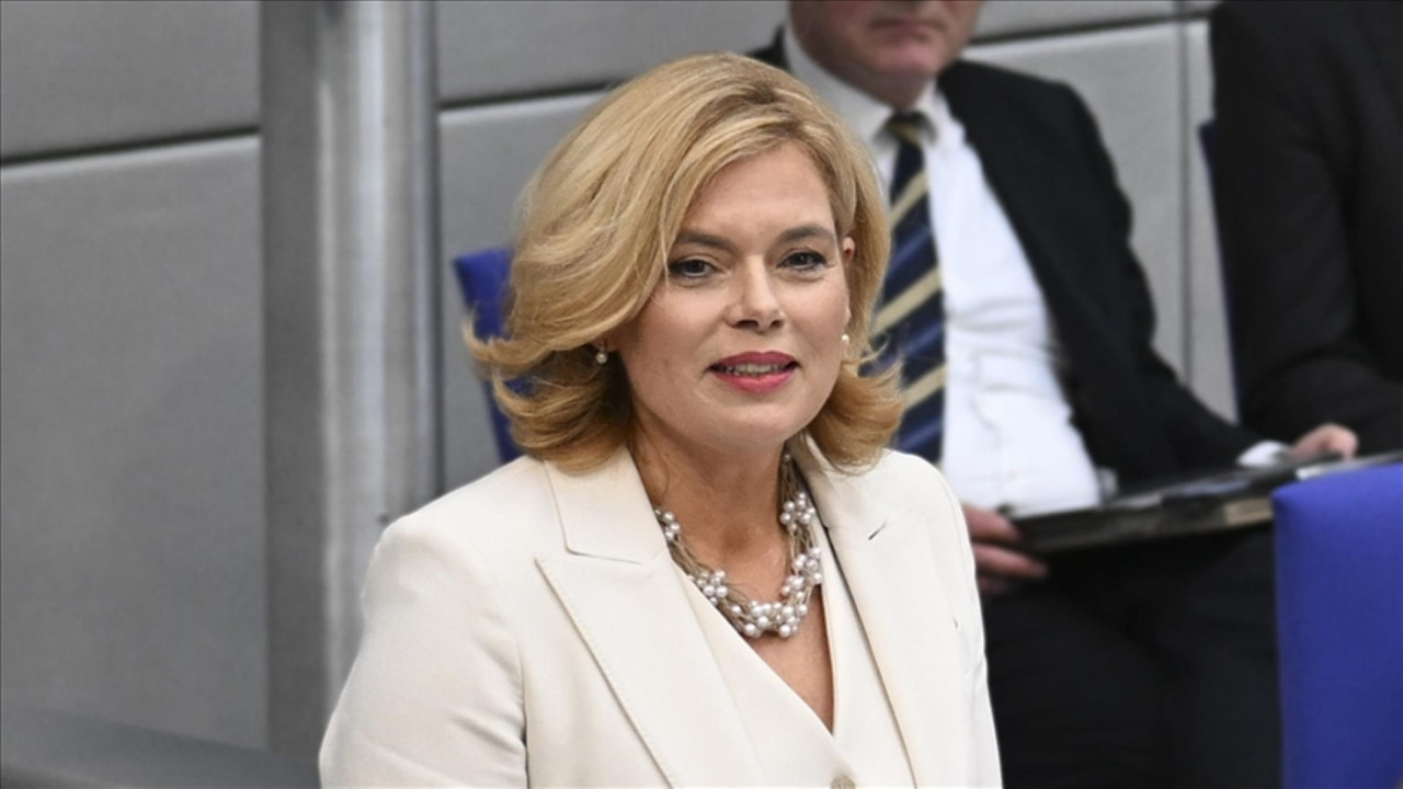 Almanya'da skandal: Meclis Başkanı'nın mesajları ele geçirildi