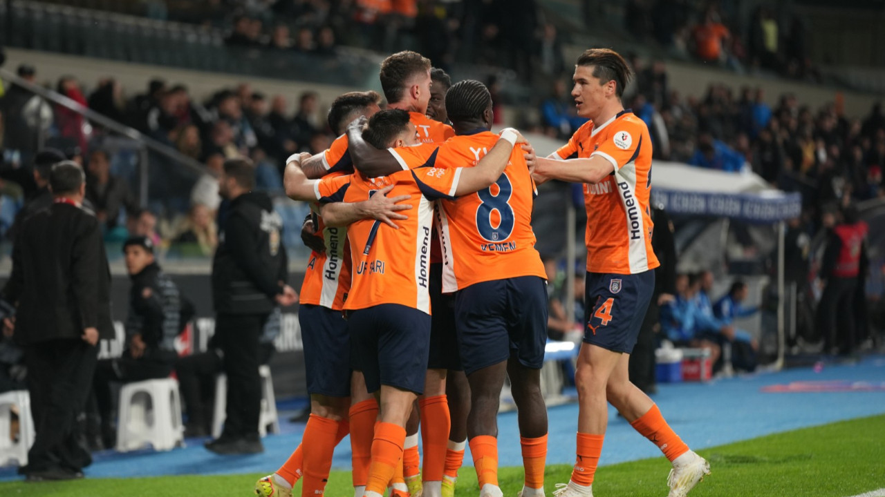 Shomurodov yıldızlaştı, Başakşehir, 10 kişilik Kasımpaşa'ya gol yağdırdı: 4-0