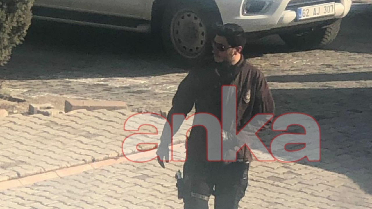 "Silaha merakım yok" diyen Mustafa Türkay Sonel'in tabancalı fotoğrafı çıktı