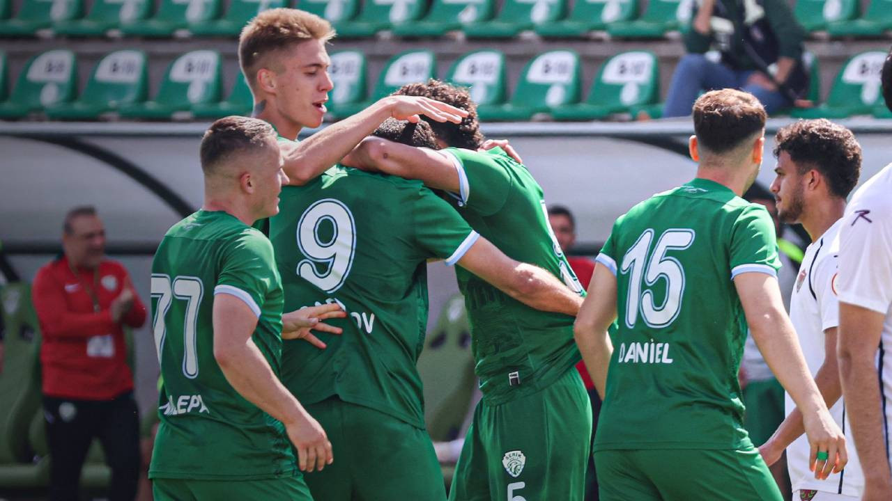 6 gollü maçta gülen Serikspor