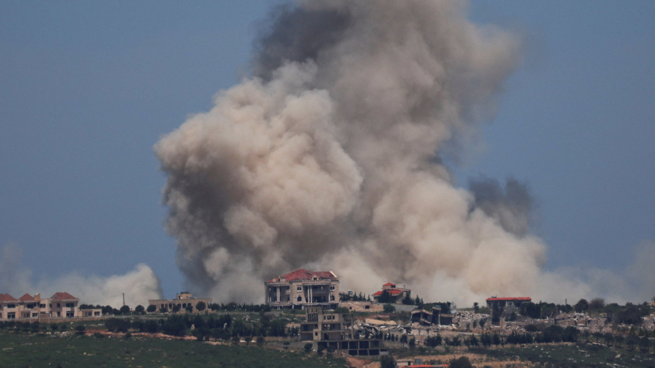 Ateşkes sözde kaldı: İsrail Lübnan'ı vurdu, dört kişi öldü