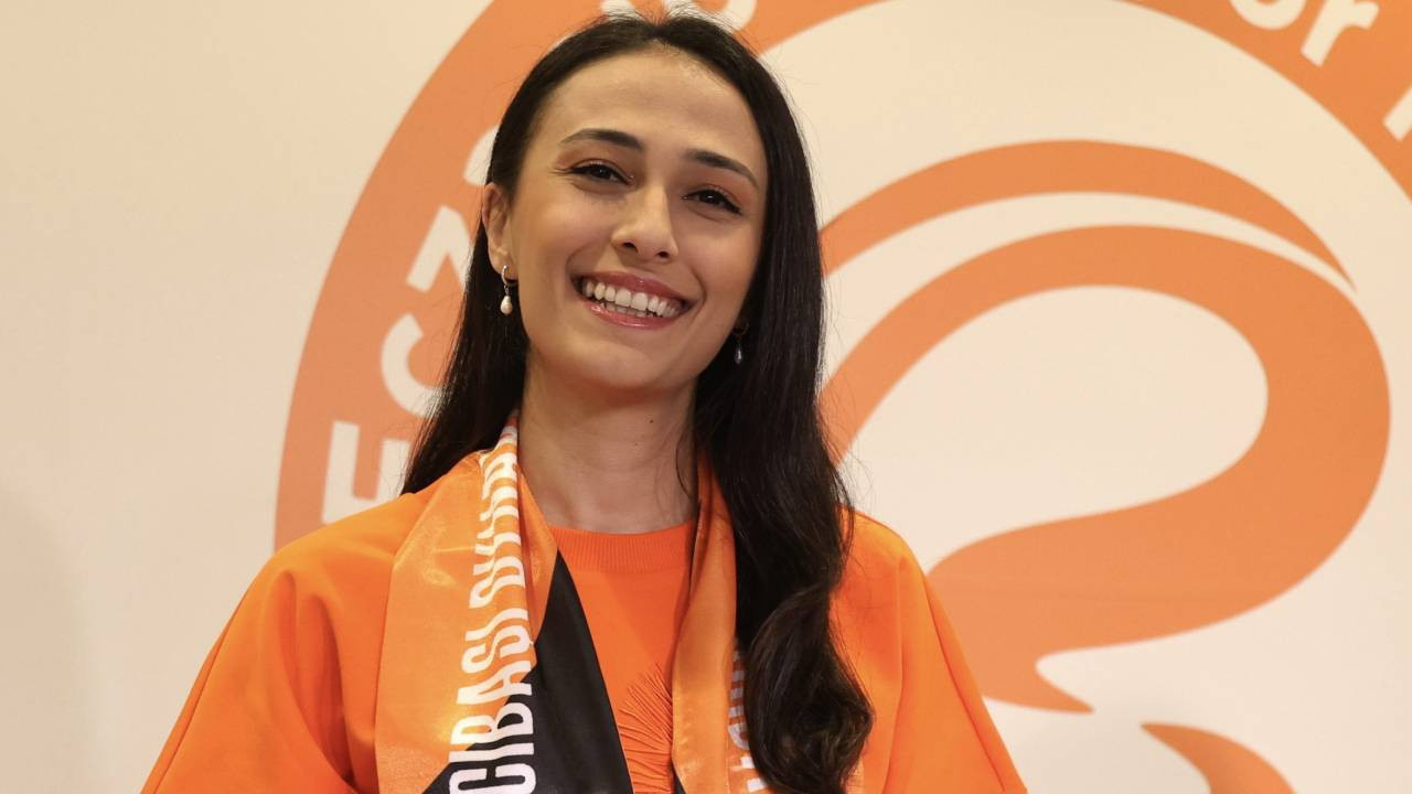 Eczacıbaşı, Simge Aköz ile nikah tazeledi