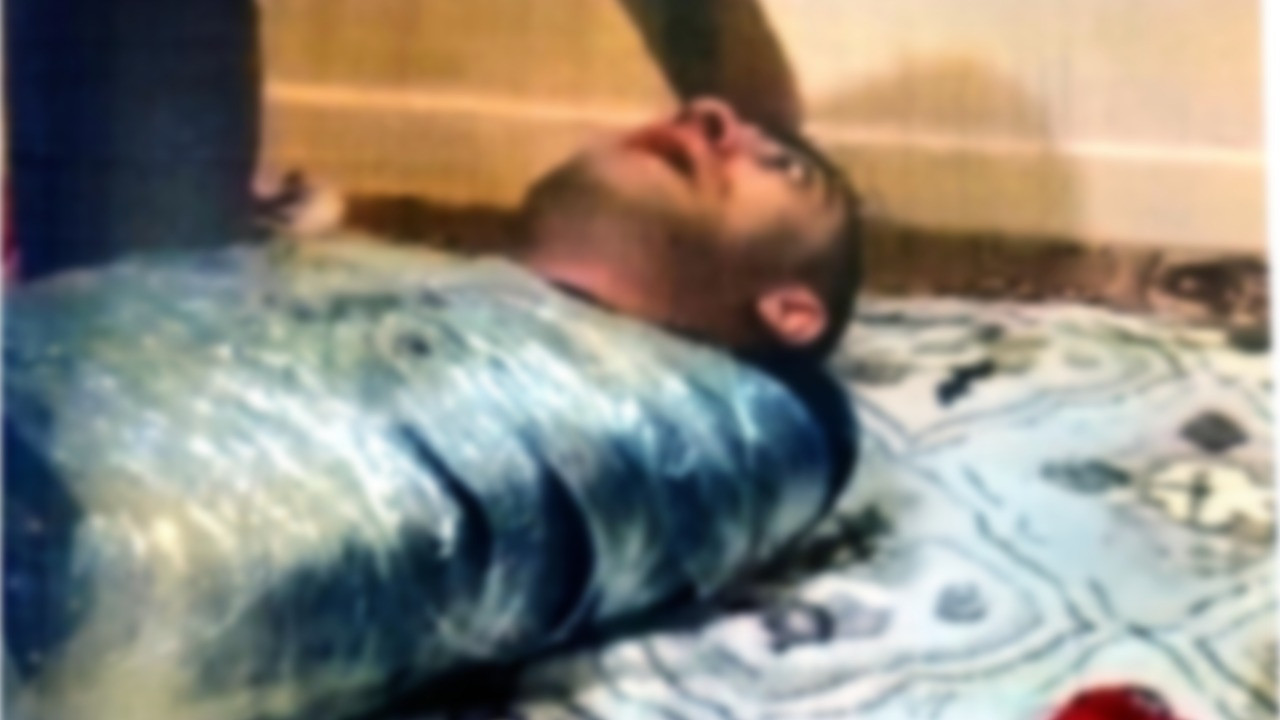 Hırsızlığı üstlenmesi için dehşeti yaşattılar