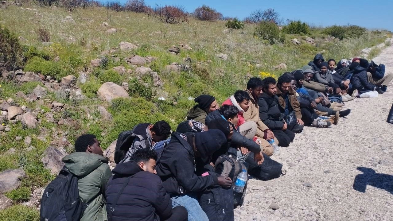 Kaçak geçiş hazırlığına baskın: 36 göçmen yakalandı