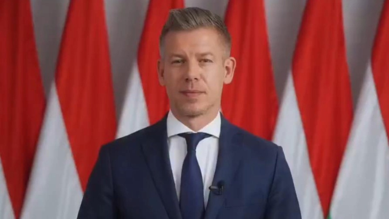 Magyar: Orban ile bağlantılı oligarklar uzak ülkelere on milyarlarca forint aktarıyor