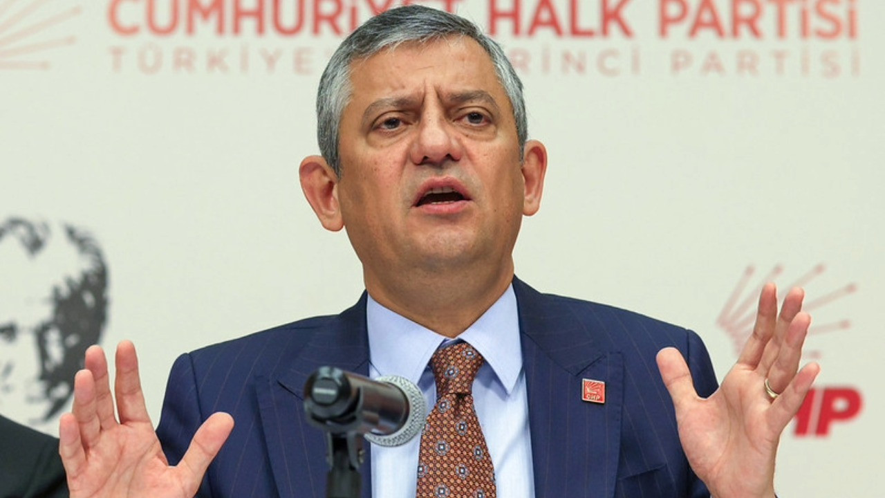 Özgür Özel: Hukukçu heyetiyle yeni bir iş yapıyoruz