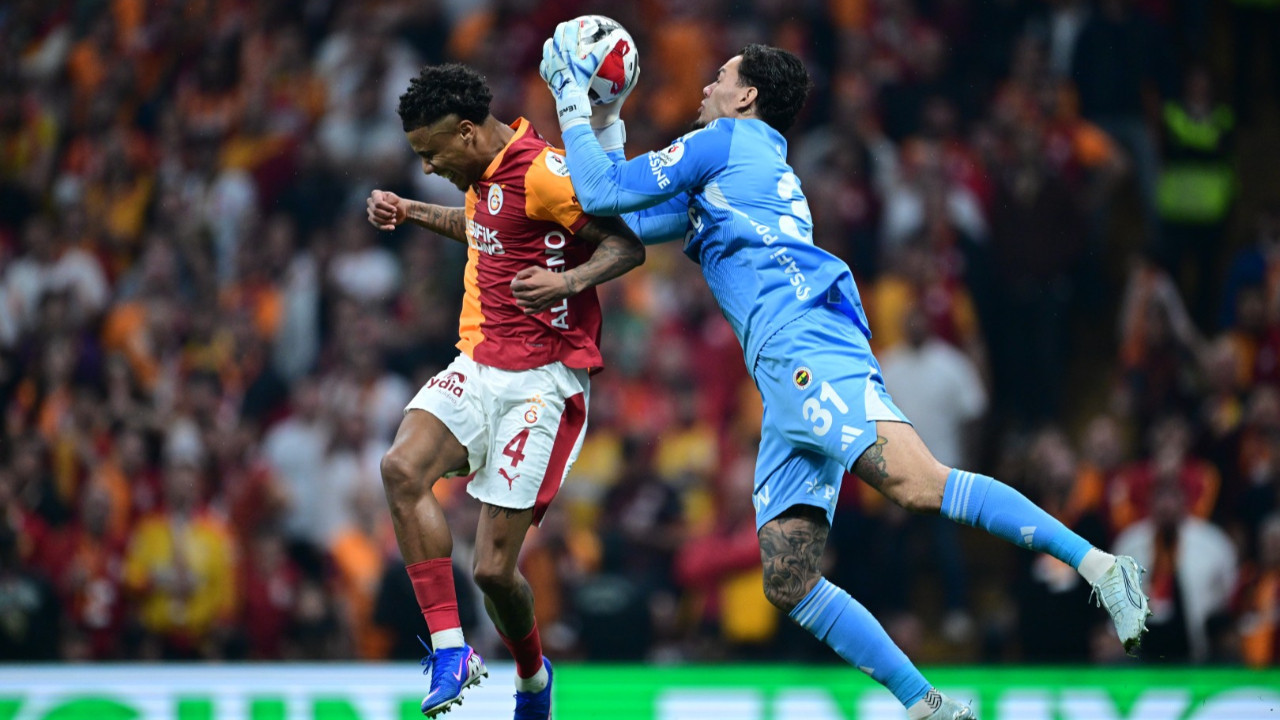 Ederson'a derbide kırmızı kart: Takımını 10 kişi bıraktı