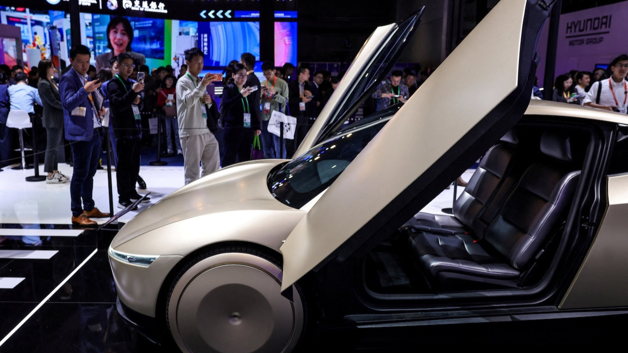 Elon Musk duyurdu: Cybercab'in üretimi başladı