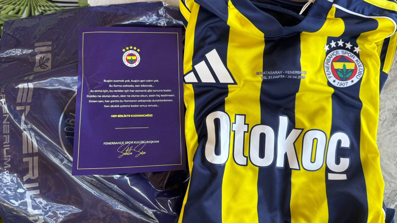 Fenerbahçe'den derbi öncesi taraftarına forma sürprizi