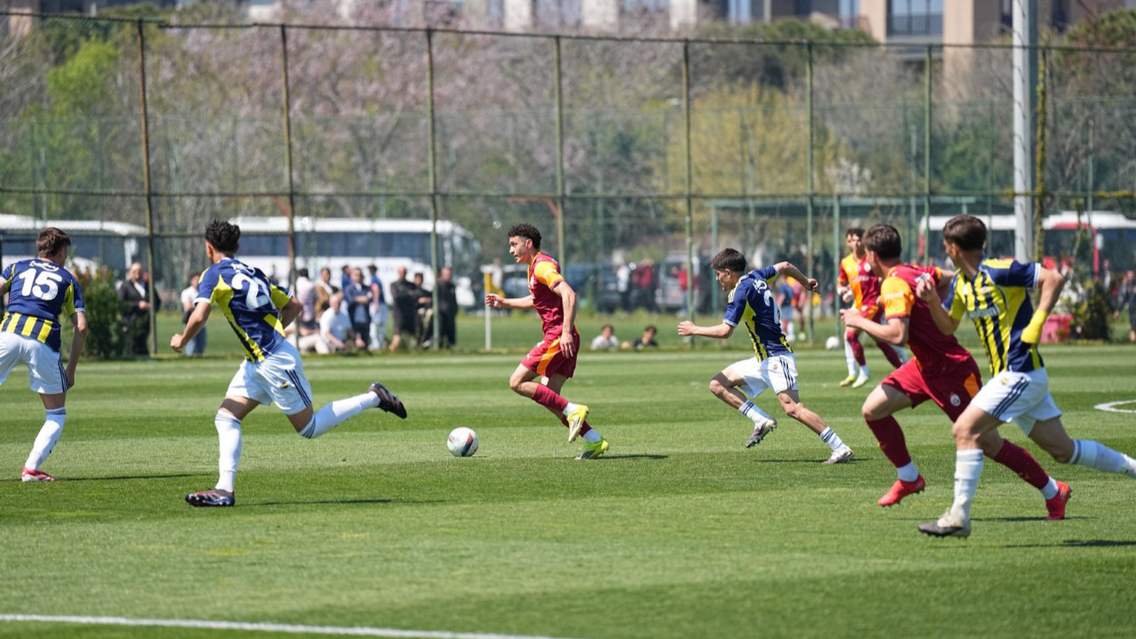 Galatasaray-Fenerbahçe U19 derbisinin kazananı belli oldu: 3 gol, 1 kırmızı kart var