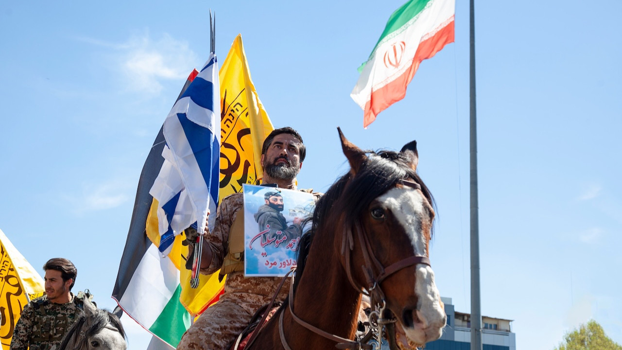 İran ordusundan ABD'ye Tebes göndermesi