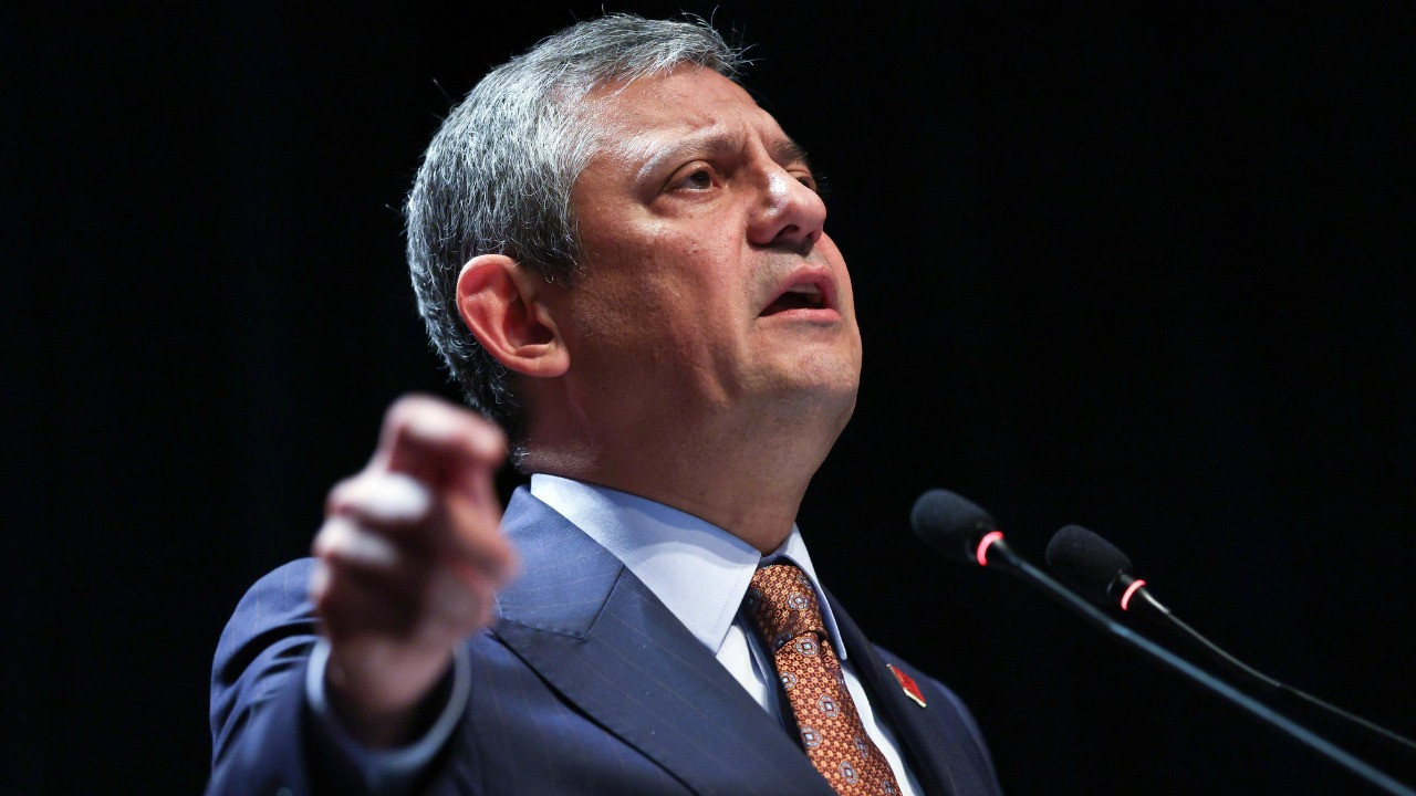 Özel, Erdoğan'ın veto ettiği düzenlemeyi hatırlattı: Melih'in villalarını kurtarıyor